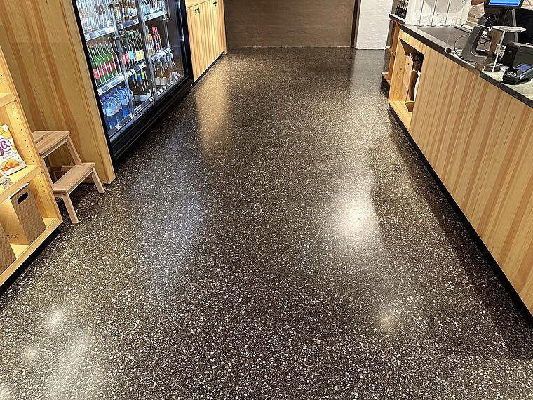 Bitu-Terrazzo® im Ladengeschäft der Firma Markta.at aus Wien Bitu-Terrazzo® im Ladengeschäft der Firma Markta.at aus Wien