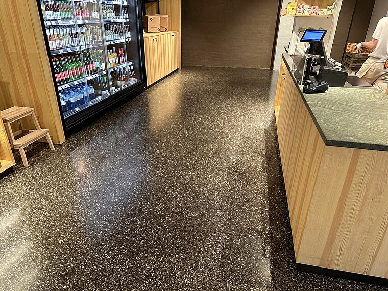 Bitu-Terrazzo® im Ladengeschäft der Firma Markta.at aus Wien Bitu-Terrazzo® im Ladengeschäft der Firma Markta.at aus Wien